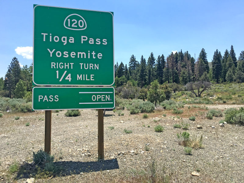 Tioga Pass Yosemite Nationalpark Schild