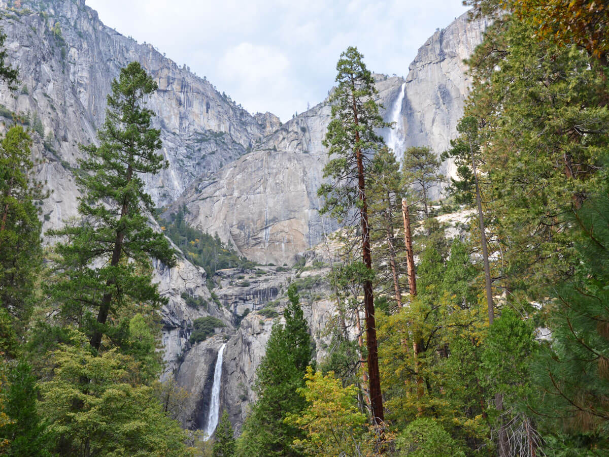 Zwei große Wasserfälle im Yosemite NP