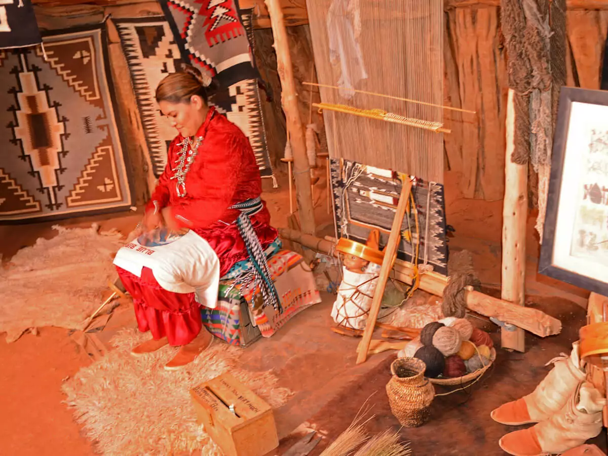 Native American im Monument Valley