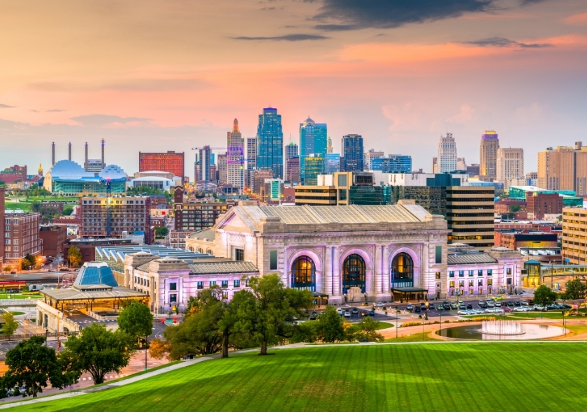 Kansas City Sehenswürdigkeiten: Jazz, BBQ und 200 Brunnen
