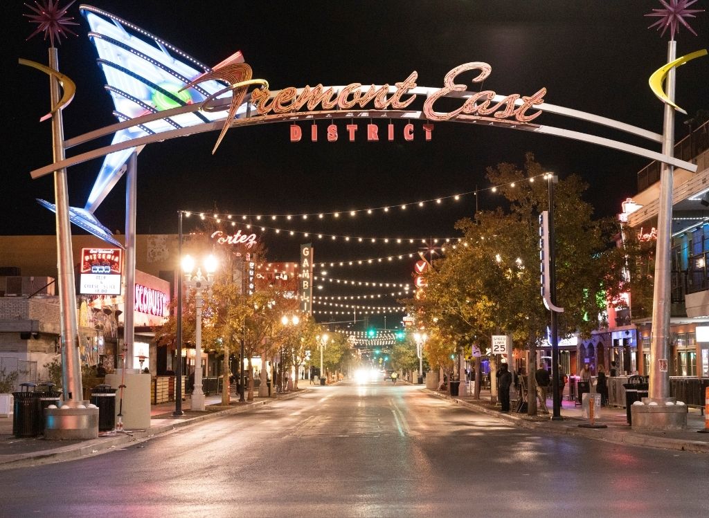 Las Vegas x Condor LP-14 Vegas, Baby! 7 Tage mit 1000 Möglichkeiten voller Glanz und Glamour inkl. Flug