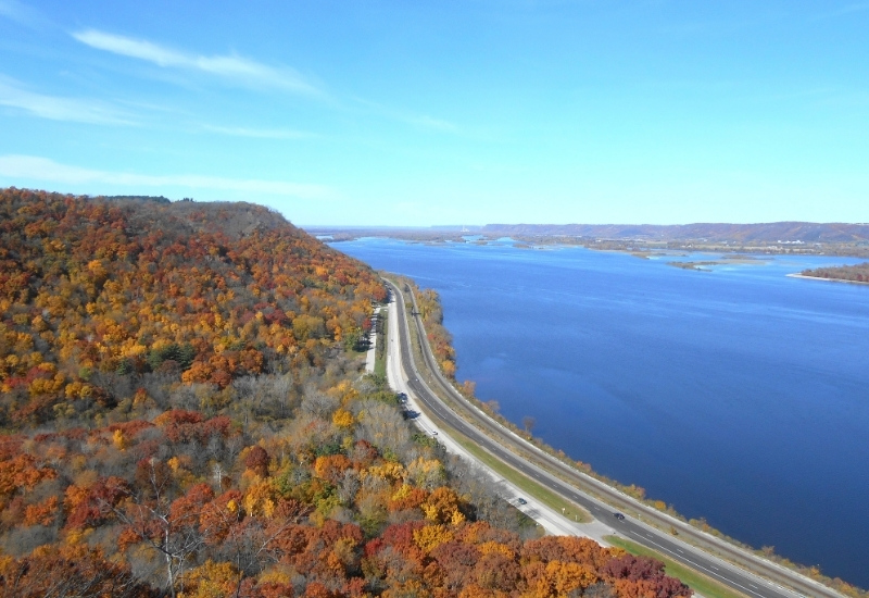 Minnesota Great River Road in fall True Heart of America - Minnesota Rundreise